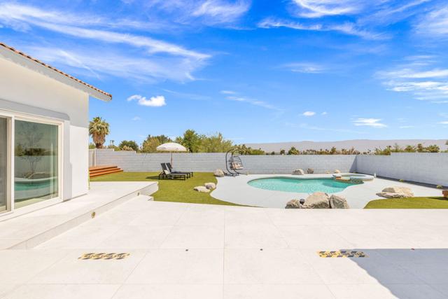 73298 Buckboard Trail Trail, Palm Desert CA: https://media.crmls.org/mediaz/dc40e61c-a9fe-4ed6-b24a-3f219e857feb.jpg