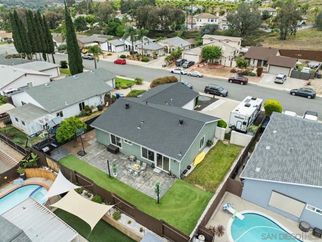 13637 Los Olivos Ave, Poway CA: https://media.crmls.org/mediaz/dc4120bb-8a13-4ed4-a7ae-888628e9c9a9.jpg