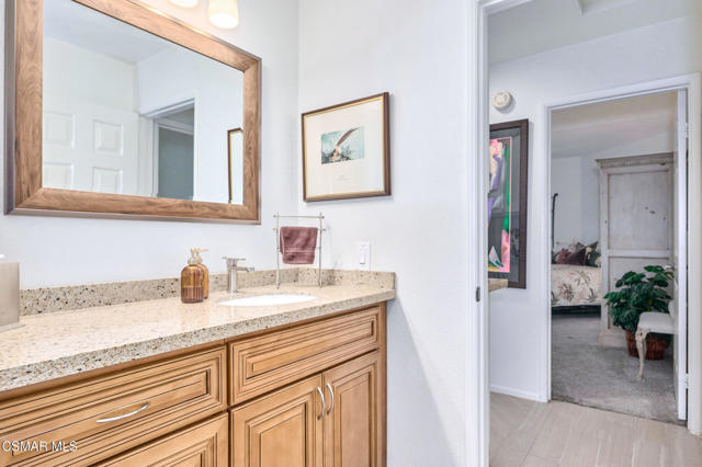 675 Oak Run Trail, Oak Park CA: https://media.crmls.org/mediaz/dc41959b-7ddd-49c1-bcf2-1115c7a7847d.jpg