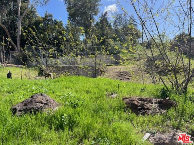 2344 Laguna Circle Drive, Agoura CA: https://media.crmls.org/mediaz/dc41b7b3-8953-4603-87e7-477c44f3a689.jpg