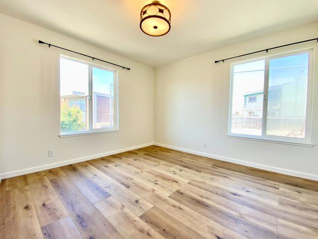 1076 Grand Avenue, South San Francisco CA: https://media.crmls.org/mediaz/dc41e3f0-6c3f-4a69-9286-30639d1983fb.jpg