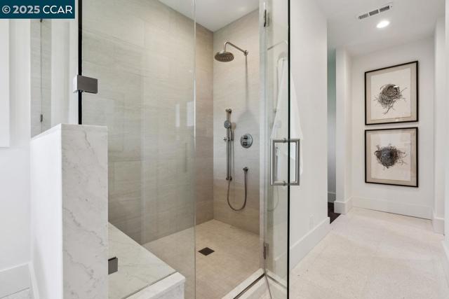 625 Sky Hy Cir, Lafayette CA: https://media.crmls.org/mediaz/dc4293a0-b2f7-4214-b145-1a388bc224a2.jpg