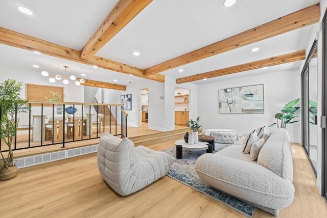 536 Sand Hill Circle, Menlo Park CA: https://media.crmls.org/mediaz/dc434cbf-1e73-41c7-9e62-673682513dfe.jpg