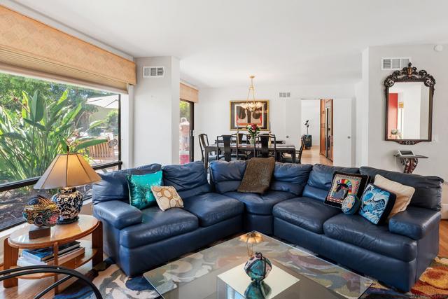 13414 Calle Colina, Poway CA: https://media.crmls.org/mediaz/dc437d4a-80d8-47e0-97b9-1eecd1fa9925.jpg