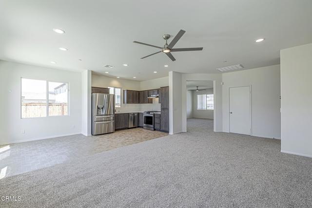 3016 Via Bella Rosa Avenue, Rosamond CA: https://media.crmls.org/mediaz/dc43ce76-6f54-4ec4-800a-81fe0907d322.jpg