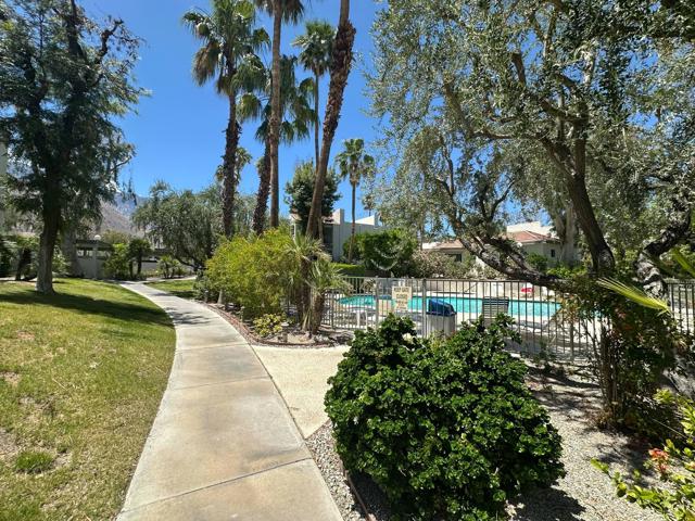 2801 N Los Felices E Circle, Palm Springs CA: https://media.crmls.org/mediaz/dc43d76e-4a85-488b-8fa9-b75b0083df09.jpg