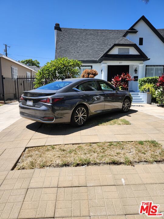 Image 1 of 2 For 857 Norton Avenue