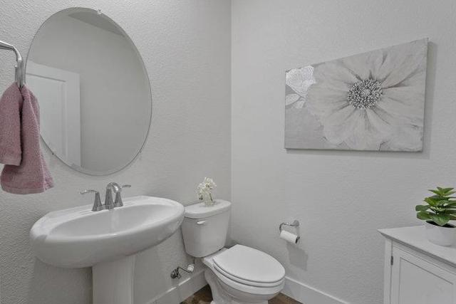 9182 Wickham Court, Gilroy CA: https://media.crmls.org/mediaz/dc44c2a7-1bc0-4f35-b344-407e61bbfc61.jpg