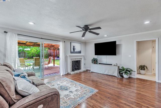 502 Cartagena Ln, San Ramon CA: https://media.crmls.org/mediaz/dc454561-b307-412e-9a53-4ebafad063dc.jpg