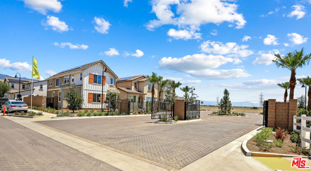 13889 Bell Way, Fontana CA: https://media.crmls.org/mediaz/dc471710-b7cf-4944-a63b-827824abd3e9.jpg