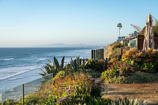 282 Neptune Avenue, Encinitas CA: https://media.crmls.org/mediaz/dc478ee7-f5fd-4d11-b626-48c785e6221a.jpg