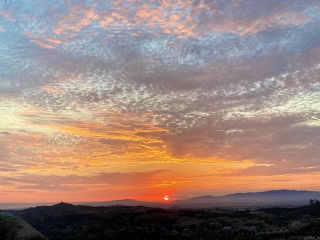 29730 Red Mountain Road, Valley Center CA: https://media.crmls.org/mediaz/dc47a07a-52ce-4110-b6fa-91d44817e82e.jpg