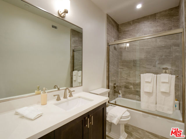 8700 Chalmers Drive, Los Angeles CA: https://media.crmls.org/mediaz/dc47ca31-065a-4a2a-b596-ed6b38a73b0a.jpg