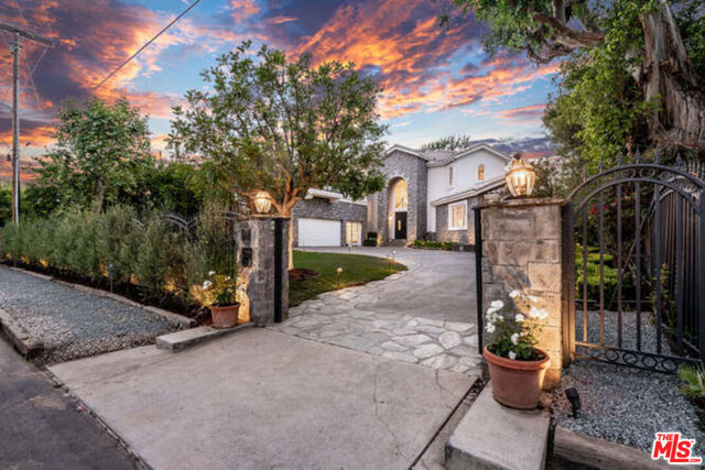 11797 CHAPARAL Street, Los Angeles CA: https://media.crmls.org/mediaz/dc47de9d-550d-40cb-8461-d69f37992641.jpg