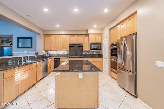 4260 Crabapple Court, Moorpark CA: https://media.crmls.org/mediaz/dc47ec3a-3f3f-4e23-8c6c-4736b0cdeed6.jpg