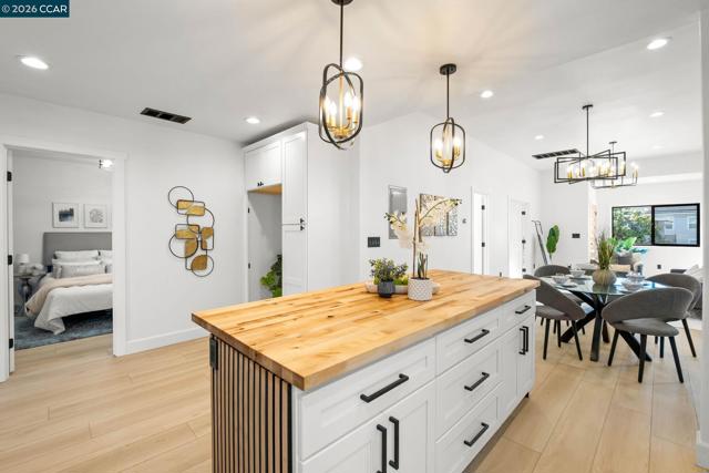 Image 12 of 30 For 1920 Linden St