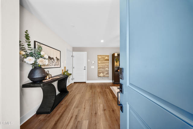 2852 Via Descanso, Camarillo CA: https://media.crmls.org/mediaz/dc49a2e0-e0cd-4143-8971-e585c315ef8f.jpg