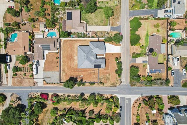 2745 Alexander Dr, Escondido CA: https://media.crmls.org/mediaz/dc4b6224-68c7-434d-907a-67c4765ad5a3.jpg