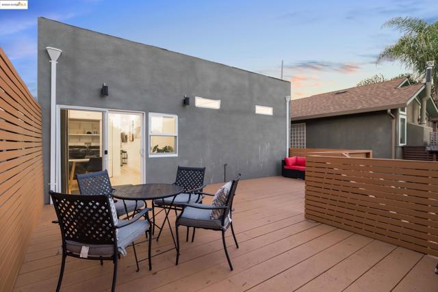 75 Echo Ave, Oakland CA: https://media.crmls.org/mediaz/dc4cb594-904d-41ed-86a6-84ce6e990841.jpg