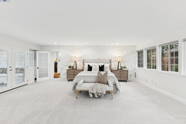 55 Cora Ct, Walnut Creek CA: https://media.crmls.org/mediaz/dc4db207-e073-4ef5-9f2d-808f0c8c53a5.jpg