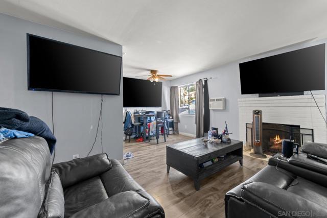 4015 Boston Ave, San Diego CA: https://media.crmls.org/mediaz/dc4db5da-acbc-4a39-a0e5-fab3fa68b469.jpg