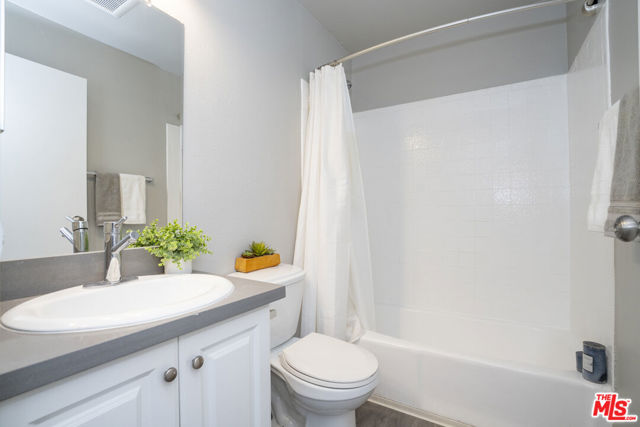 117 S Avenue 64, Los Angeles CA: https://media.crmls.org/mediaz/dc4dd112-5bf9-4a67-89e8-3005cd9a3d5c.jpg