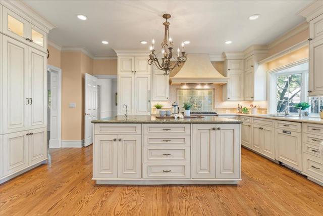 115 Doud Drive, Los Altos CA: https://media.crmls.org/mediaz/dc4f29b2-9c0f-463b-82d8-3afc27de6ace.jpg