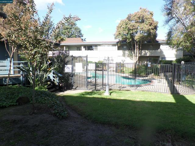 1731 Ellis st, Concord CA: https://media.crmls.org/mediaz/dc4fbce1-7f5a-4c9a-b472-6e9e6a4f7dbc.jpg