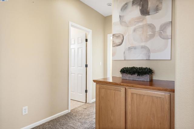181 Maidenhair St, Pittsburg CA: https://media.crmls.org/mediaz/dc4fcf75-9eff-4262-ac7f-9f31747b5d21.jpg