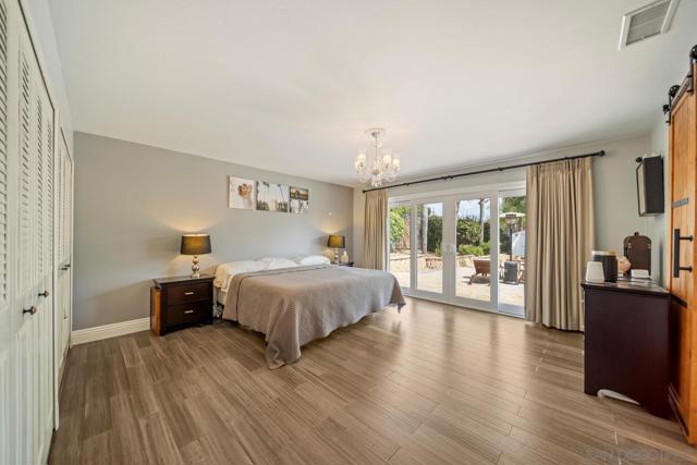 1654 Palomino Ln, Escondido CA: https://media.crmls.org/mediaz/dc5097af-5bf4-4723-ba42-c0d31cd5b84e.jpg