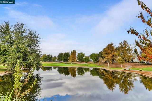 95 Goldspur Way, Brentwood CA: https://media.crmls.org/mediaz/dc509e3f-615d-43c9-bde5-ad9f87ff0b31.jpg