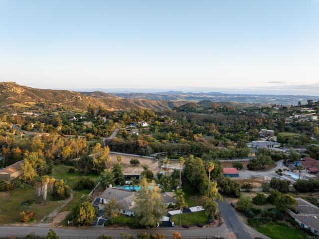 15017 Skyridge Road, Poway CA: https://media.crmls.org/mediaz/dc51be81-af9b-454f-8c3a-6e41f9891161.jpg