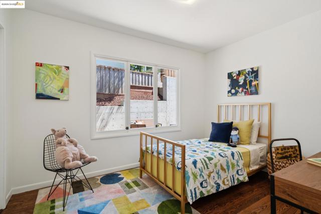 16 Muir Way, Berkeley CA: https://media.crmls.org/mediaz/dc51e265-24b0-454b-8a7e-32448ded3545.jpg