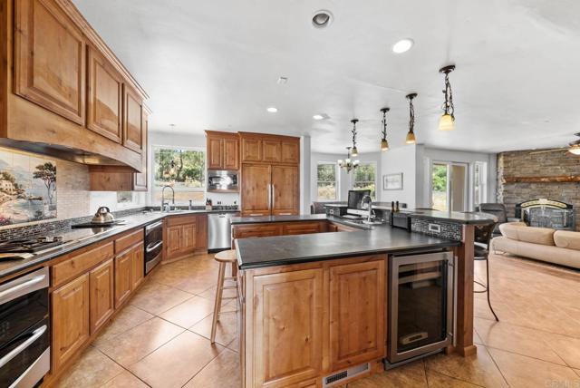 Detail Gallery Image 8 of 49 For 20202 Deerhorn Valley Rd, Jamul,  CA 91935 - 4 Beds | 4 Baths