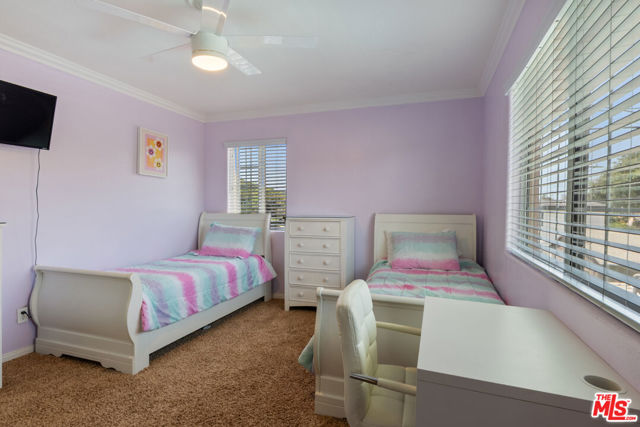 5183 Obama Boulevard, Los Angeles CA: https://media.crmls.org/mediaz/dc522eb1-707b-4d3e-a0c7-a992c2928cdb.jpg