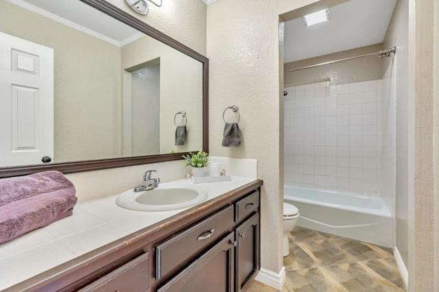1650 Bella Vista Drive, Hollister CA: https://media.crmls.org/mediaz/dc524462-5ebb-48c2-913d-b8a50bb9579d.jpg