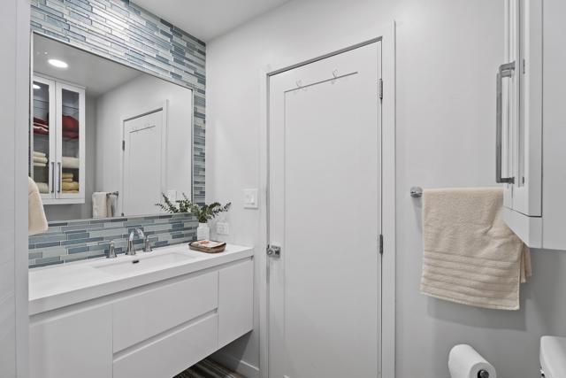 8975 Lawrence Welk Dr., Escondido CA: https://media.crmls.org/mediaz/dc5271b1-82a4-4d91-90c4-1cbc46e7eab6.jpg