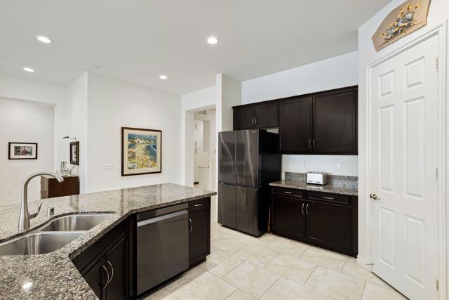 85568 Brovello Drive, Indio CA: https://media.crmls.org/mediaz/dc52e615-67ed-4c3b-9ff9-32937bb42708.jpg