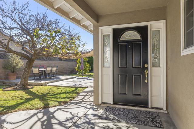 Detail Gallery Image 2 of 35 For 179 El Cerrito Cir, Ventura,  CA 93004 - 3 Beds | 2 Baths