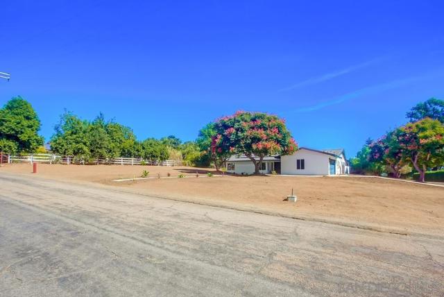 3716 Cazador Lane, Fallbrook, California 92028, 5 Bedrooms Bedrooms, ,3 BathroomsBathrooms,Single Family Residence,For Sale,Cazador Lane,250016976SD