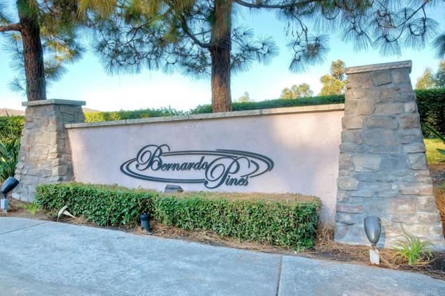 11840 Caminito Ronaldo, San Diego CA: https://media.crmls.org/mediaz/dc539b0f-53f1-41b6-97b3-674c2c760af5.jpg