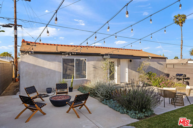 7337 5th Avenue, Los Angeles CA: https://media.crmls.org/mediaz/dc5476e5-4148-49f8-879d-5d4148dc8599.jpg