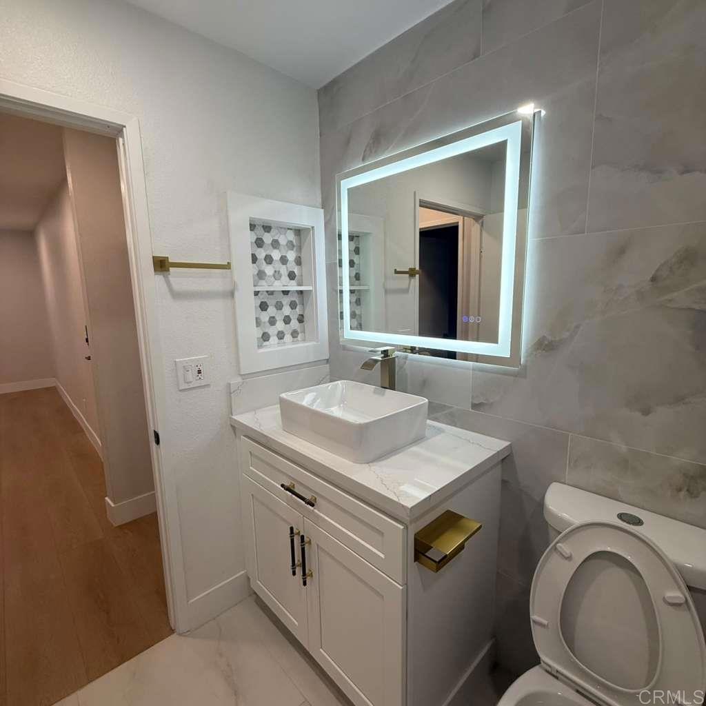 9586 Carroll Canyon Road - photo 8