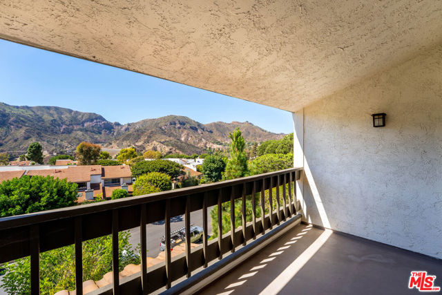 Drew Fenton | 17087 Palisades Circle Pacific Palisades CA | MLS: 7324465