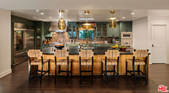 1601 Bel Air Road, Los Angeles CA: https://media.crmls.org/mediaz/dc552c49-503f-41cf-816f-f2d24563766e.jpg