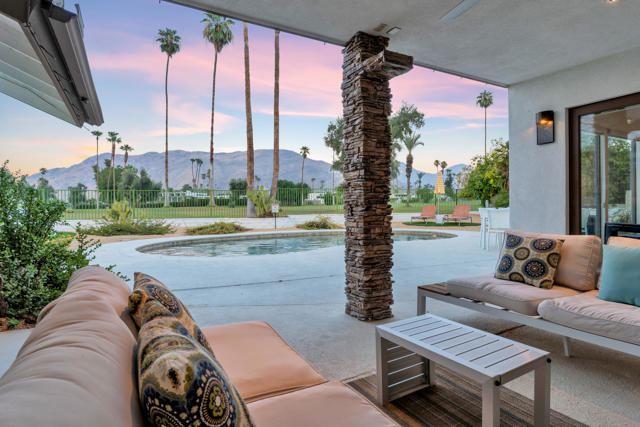 2598 S Camino Real, Palm Springs CA: https://media.crmls.org/mediaz/dc55bb2a-c007-440e-80b0-96f36028930c.jpg