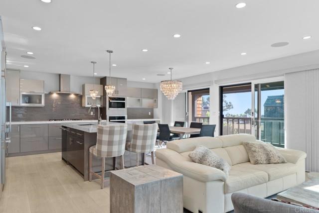 2191 Caminito Del Barco, Del Mar CA: https://media.crmls.org/mediaz/dc55c1ae-07ad-456c-b7d5-a457746561af.jpg