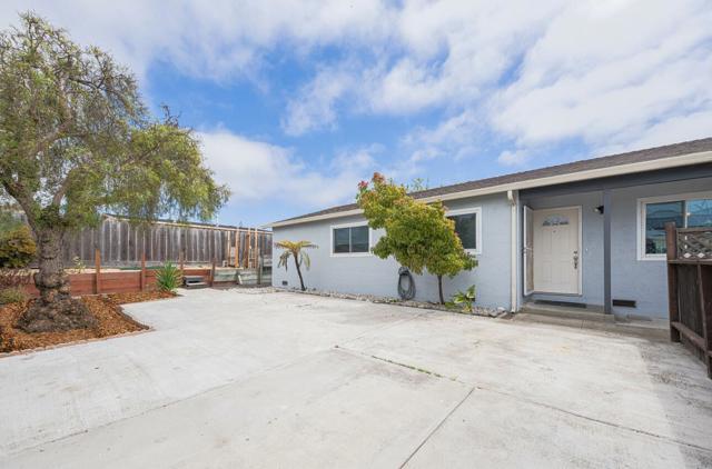 1676 Flores Street, Seaside CA: https://media.crmls.org/mediaz/dc5643cf-5f5a-41bc-a87e-980b59042c63.jpg