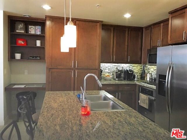 21301 ERWIN Street, Woodland Hills CA: https://media.crmls.org/mediaz/dc567739-a639-4280-9b78-bcf888bdc050.jpg