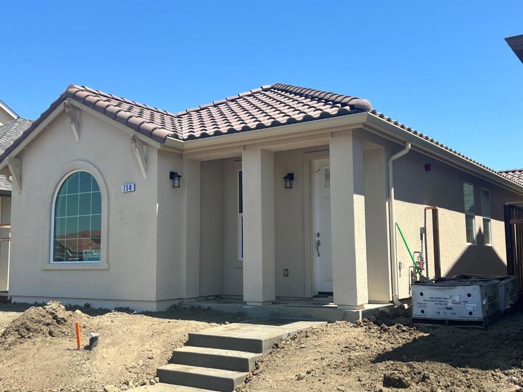 789 Aurora Way